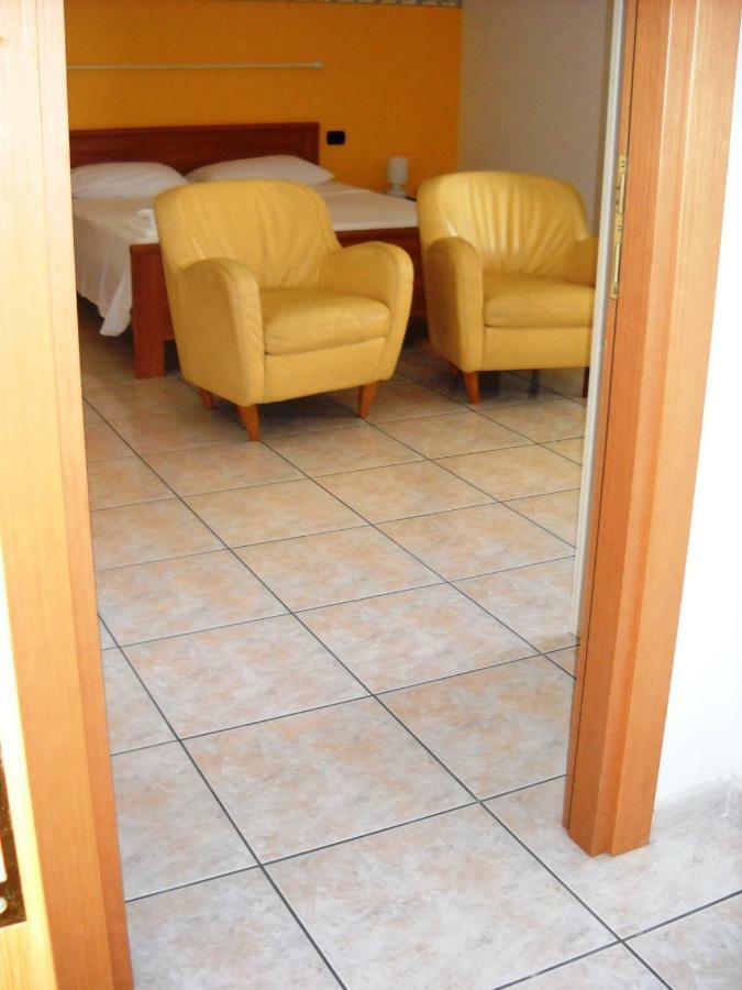 Апартаменти Residenza D'Agnese Монтезільвано Екстер'єр фото